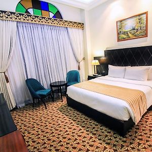 The Luneta Hotel